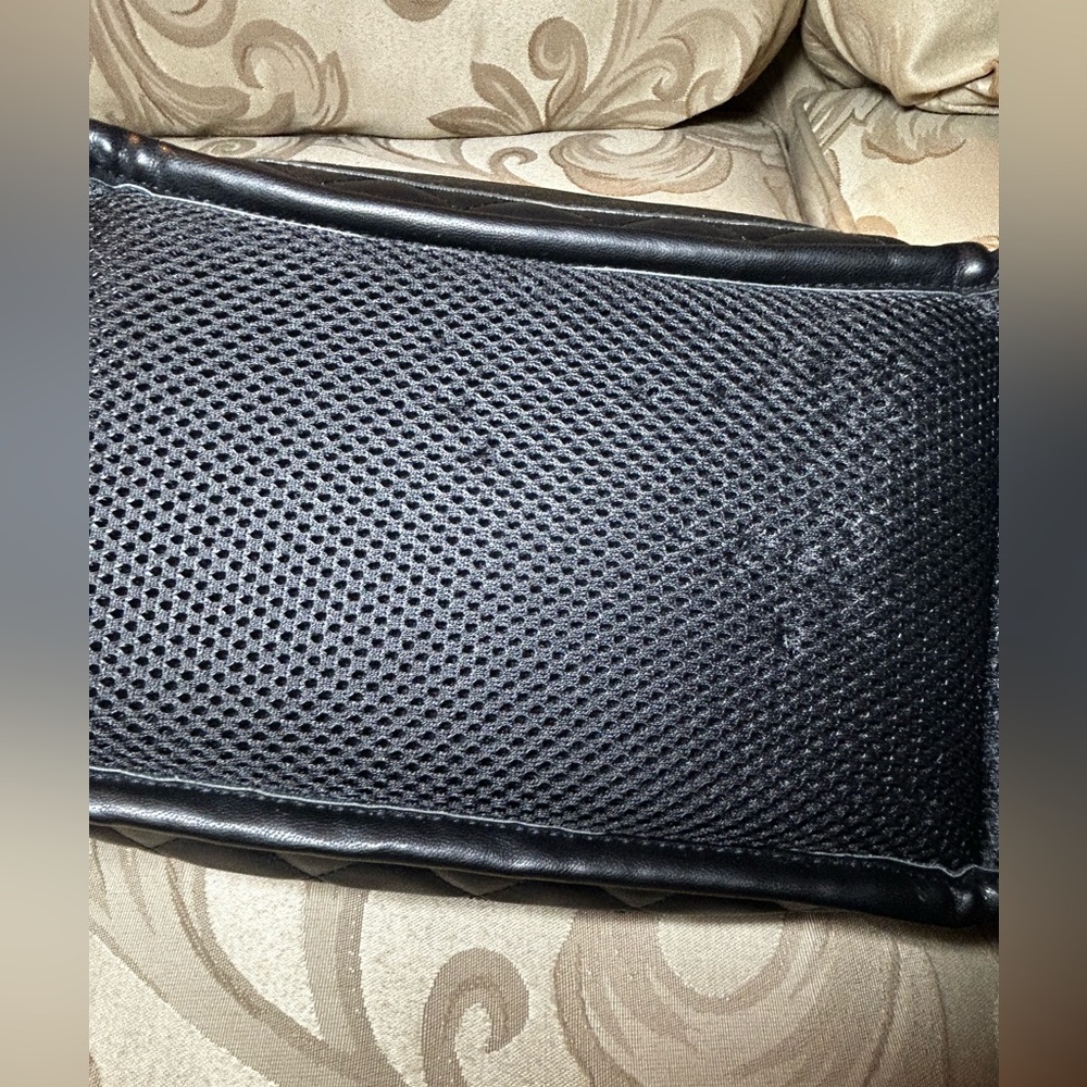 Quilted Black Faux Leather & Gold Accents Tush Baby, Baby/Child Carrier/Seat - Picture 12 of 16